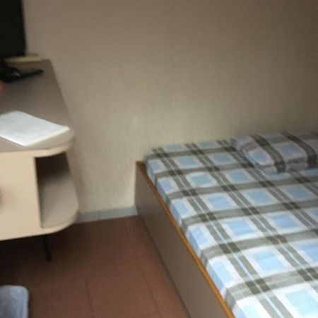 Po Wah Hotel Цзюлун Экстерьер фото